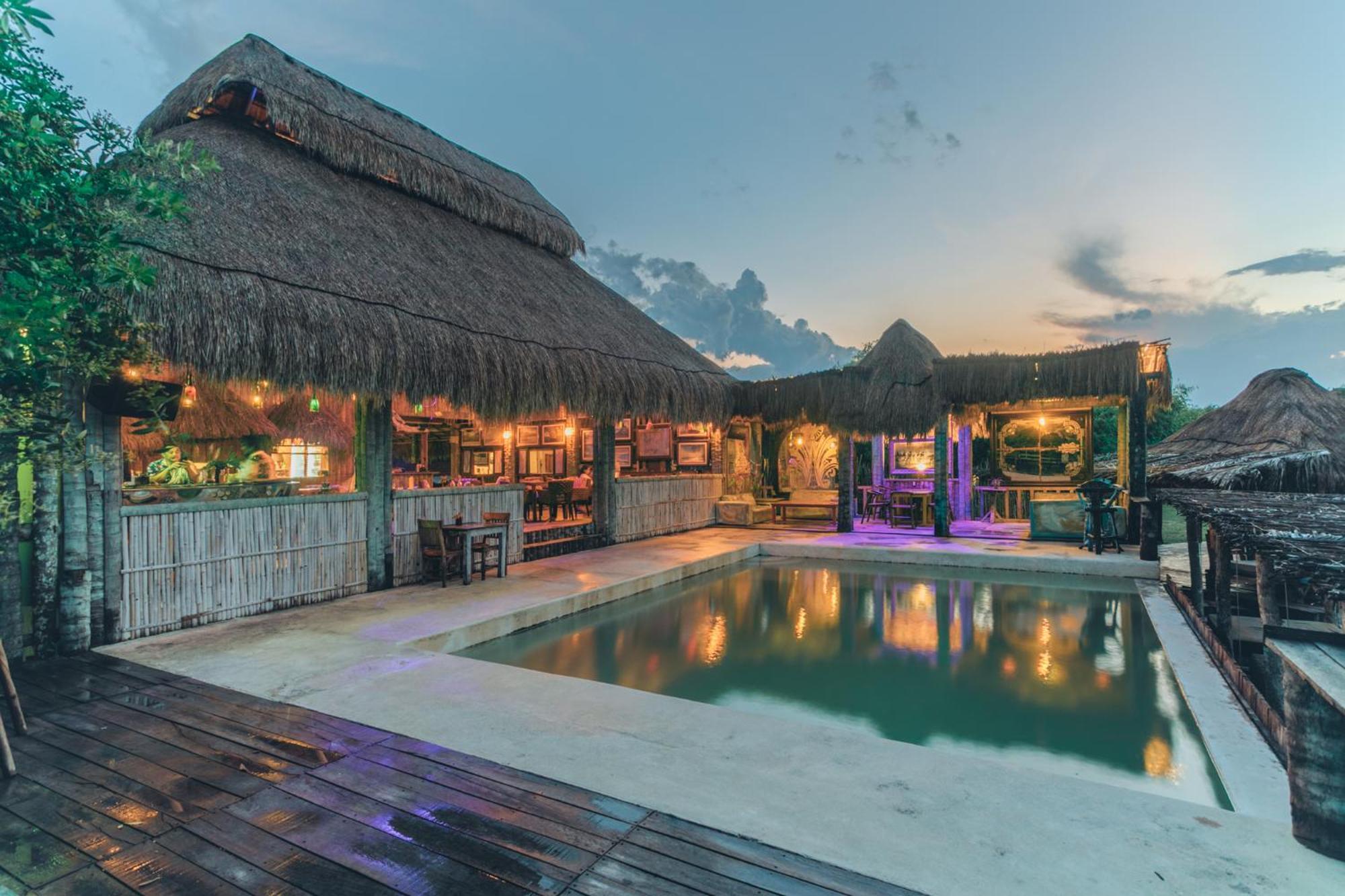 Embajada Universal By La Eufemia Group Huay Pix Exterior photo